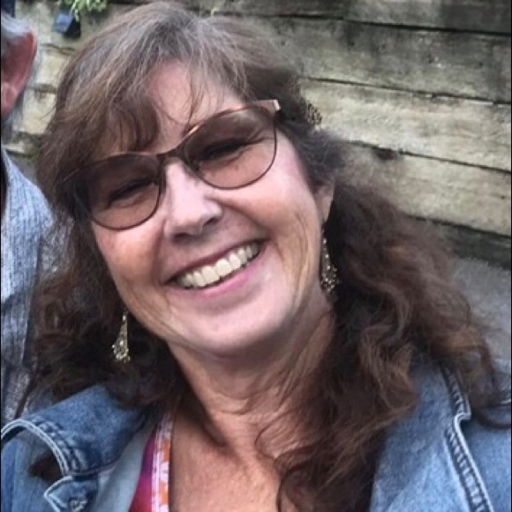 Meet your Posher, Cynthia